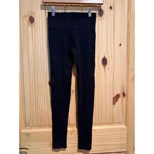 Fabletics Black Wave Textured Seamless High Waisted Leggings XS LG2459348-0007